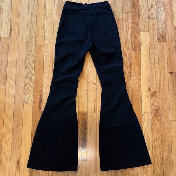 High-Rise Black Flare Jeans - Wide Leg - Picture 3 of 6